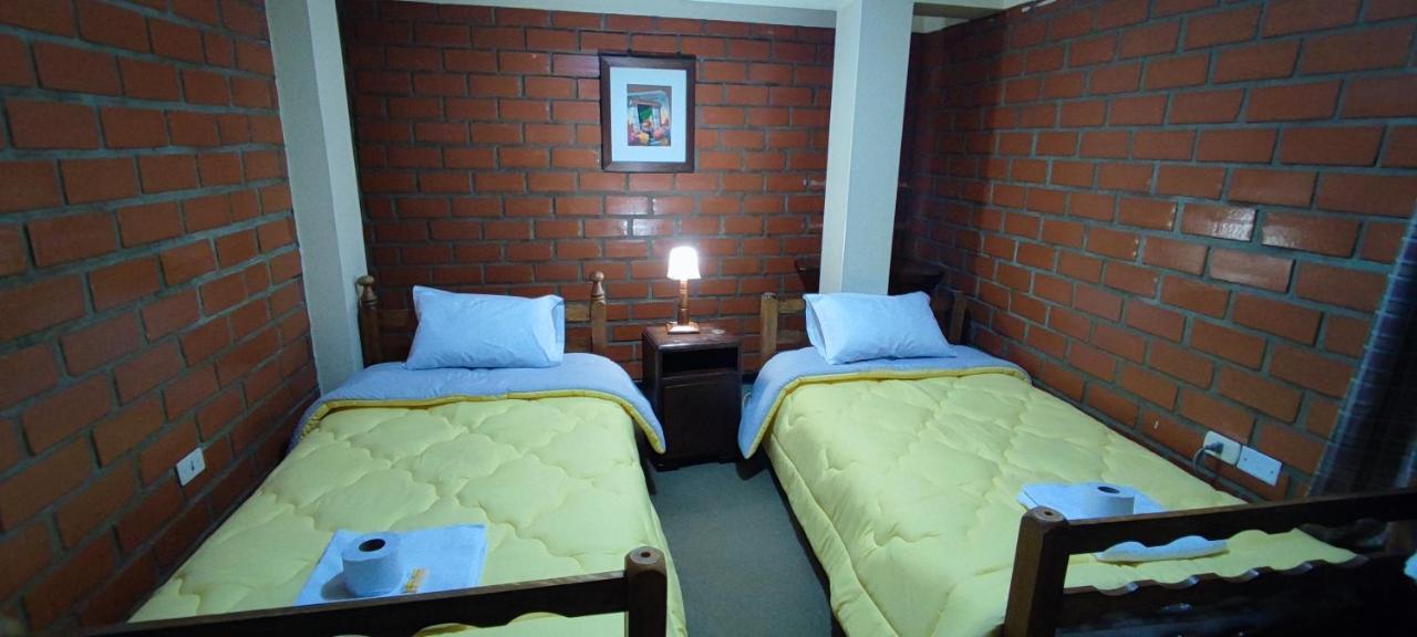 Mirador Backpackers B&B อัวรัซ ภายนอก รูปภาพ