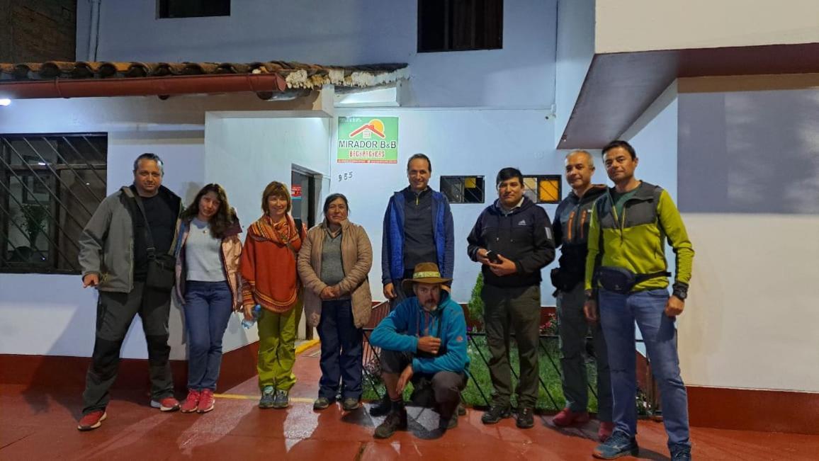 Mirador Backpackers B&B อัวรัซ ภายนอก รูปภาพ