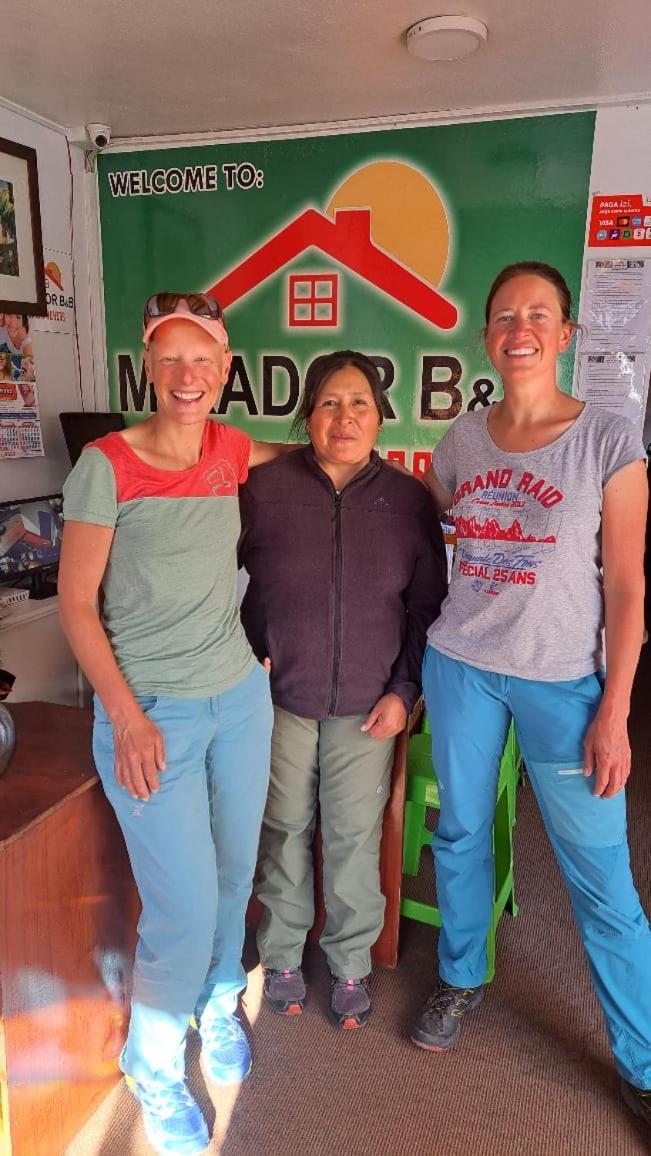 Mirador Backpackers B&B อัวรัซ ภายนอก รูปภาพ